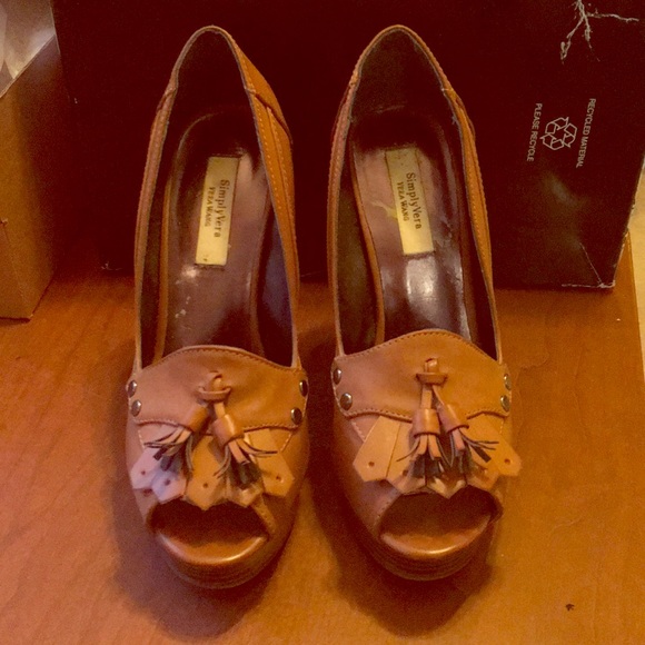 Simply Vera- Vera Wang tassel stilettos - Picture 2 of 4